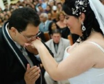 Através de muita oração e fé, Jesus, através do AmorEmCristo.com, me apresentou à mulher de minha vida e nos uniu para sempre através do matrimônio.
